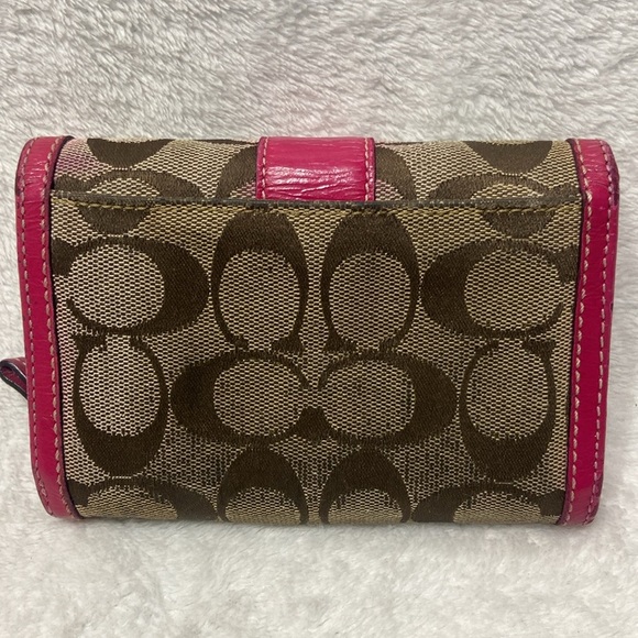 REHAB - Vintage Coach Monogram Compact Snap and Zip wallet Pink and Brown - Picture 2 of 9